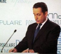 20070506153136-200px-sarkozy-congres-ump.jpg