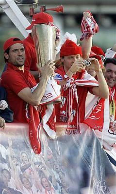 20070523151758-uefa-celebracion-san-palop.jpg