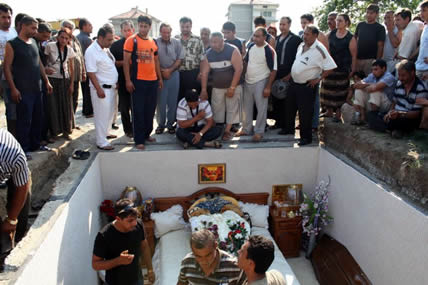 20080102130654-entierro.jpg